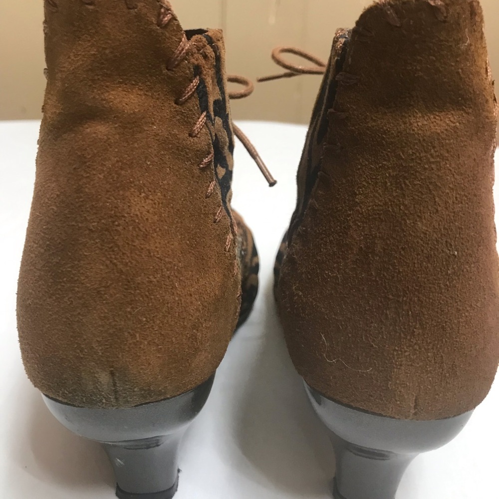 Shoes - Picture 10 of 10